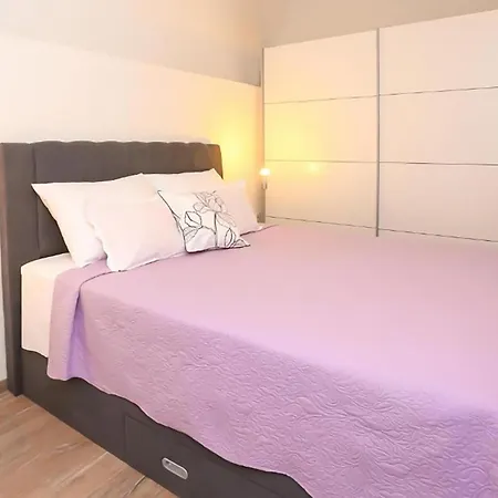 Appartement Amazing In Stobrec With Wifi Split
