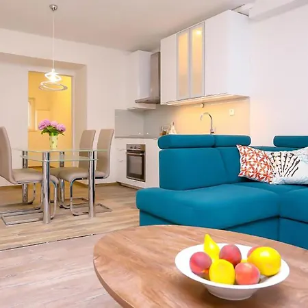 Appartement Amazing In Stobrec With Wifi Split