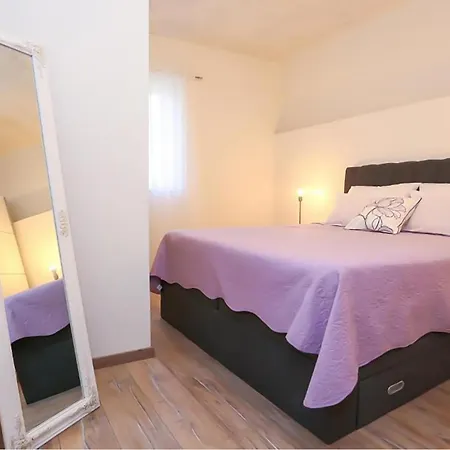 Appartement Lovely In Stobrec With Wifi