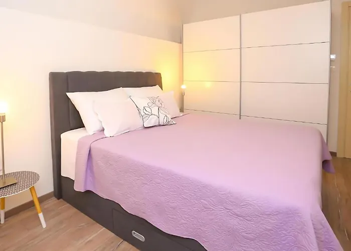 Appartement Amazing In Stobrec With Wifi Split
