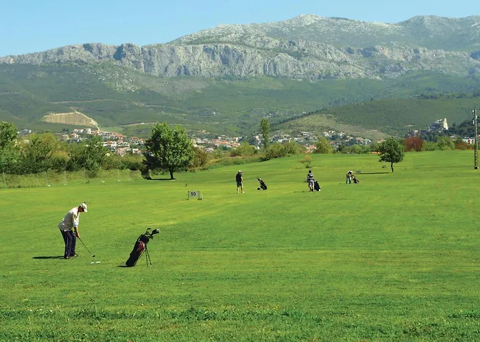 Amazing In Stobrec With Wifi Appartement *