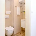 Amazing In Stobrec With Wifi Apartman